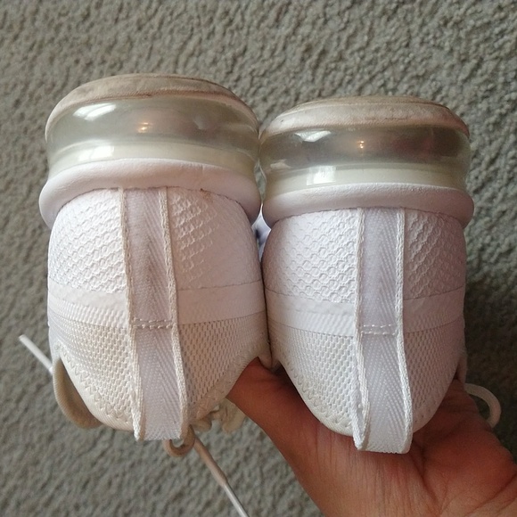 Nike Air Max Women's Sneakers - Picture 13 of 16